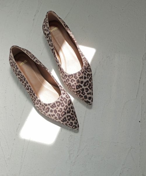 SOROTTO（ソロット）の「ポインテッドトゥパンプス / 7カラー（パンプス・レディース・シルバー/ブラック系その他/ブラック/ベージュ系その他/レオパード/ブラウン/ベージュ・24.0cm/23.5cm/23.0cm/22.5cm/24.5cm）」の7枚目の写真