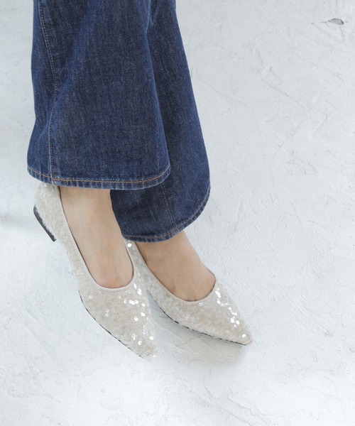 SOROTTO（ソロット）の「ポインテッドトゥパンプス / 7カラー（パンプス・レディース・シルバー/ブラック系その他/ブラック/ベージュ系その他/レオパード/ブラウン/ベージュ・24.0cm/23.5cm/23.0cm/22.5cm/24.5cm）」の14枚目の写真