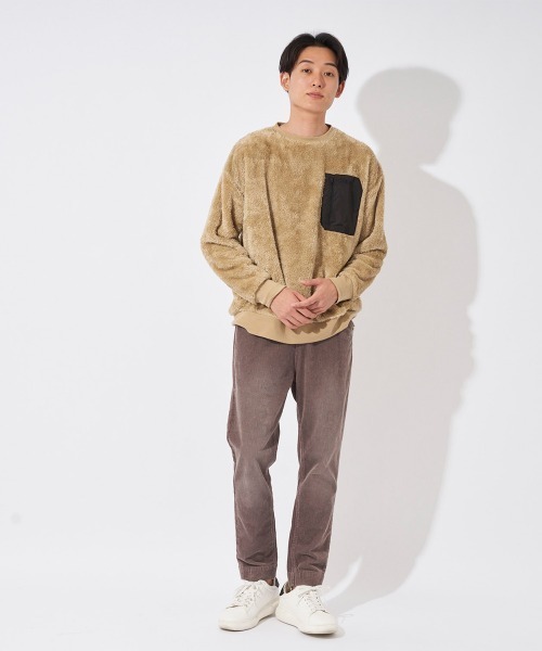 FILA(フィラ)の「ボア クルースウエット トレーナー(スウェット・メンズ・カーキ/ブラック/ネイビー/ベージュ・X-LARGE/MEDIUM/LARGE)」の16枚目の写真