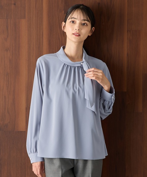 Honeys(ハニーズ)の「アシメボウタイブラウス(シャツ/ブラウス・レディース・グレイッシュブルー/アイボリー/ブラック/ブラウン・LL/3L/S/M/L)」の11枚目の写真