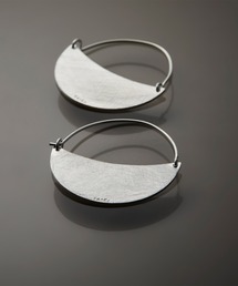 YArKA（ヤーカ）の「【YArKA/ヤーカ】surface processing half moon design pierce  [hange1] / 表面加工半月デザインピアス（ピアス（両耳用））」