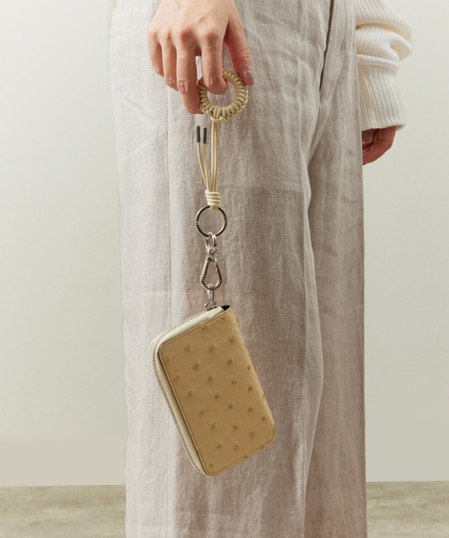 And A（アンドエー）の「ITTI イッチ / CRISTY KNOT FINGER CIRCLE CHARM / RAPTO JP クリスティノットサークルチャームフィンガーストラップ / ITTI-GOODS-070（スマホグッズ・メンズ・アイボリー/グレイッシュベージュ/ブラック・FREE）」の3枚目の写真