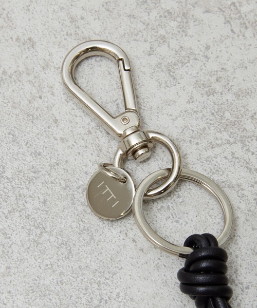 And A（アンドエー）の「ITTI イッチ / CRISTY KNOT FINGER CIRCLE CHARM / RAPTO JP クリスティノットサークルチャームフィンガーストラップ / ITTI-GOODS-070（スマホグッズ・メンズ・アイボリー/グレイッシュベージュ/ブラック・FREE）」の10枚目の写真