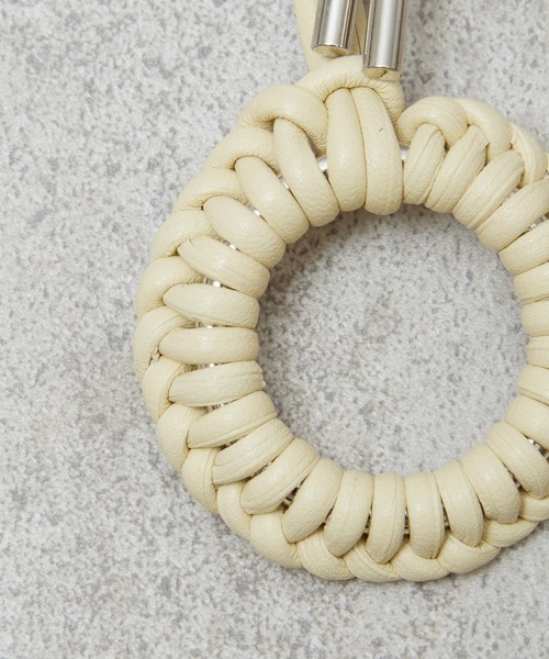 And A（アンドエー）の「ITTI イッチ / CRISTY KNOT FINGER CIRCLE CHARM / RAPTO JP クリスティノットサークルチャームフィンガーストラップ / ITTI-GOODS-070（スマホグッズ・メンズ・アイボリー/グレイッシュベージュ/ブラック・FREE）」の15枚目の写真