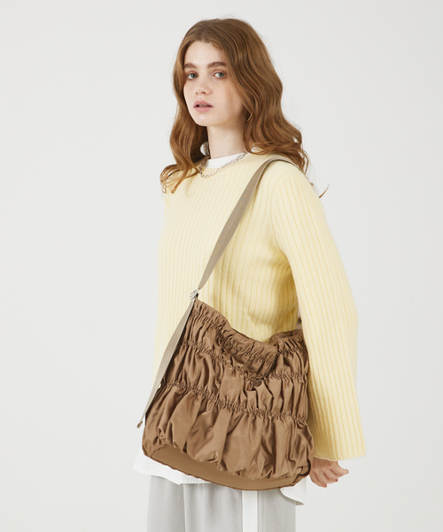 soeur（スール）の「●SOEUR/シャーリングテープショルダー（トートバッグ・レディース・ベージュ/ライトグレー/ブラック・フリー）」の3枚目の写真