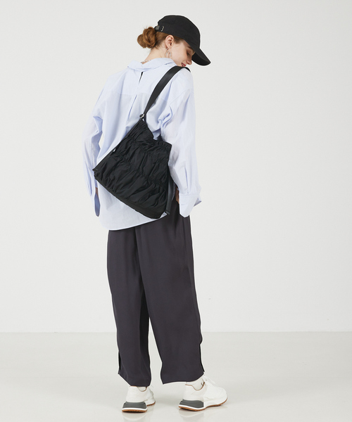 soeur（スール）の「●SOEUR/シャーリングテープショルダー（トートバッグ・レディース・ベージュ/ライトグレー/ブラック・フリー）」の6枚目の写真