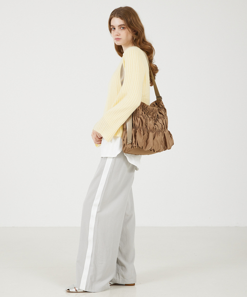 soeur（スール）の「●SOEUR/シャーリングテープショルダー（トートバッグ・レディース・ベージュ/ライトグレー/ブラック・フリー）」の13枚目の写真