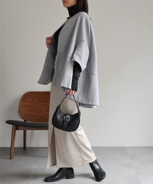 sakishimatokyo（サキシマトーキョー）の「フェイクウール ノーカラーケープコート/ポンチョ/秋冬（ポンチョ・レディース・ブラック/ベージュ/ブラウン/ブルー・FREE）」の7枚目の写真