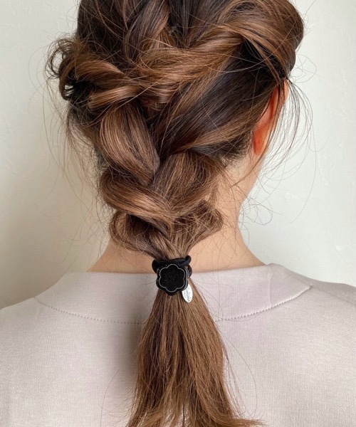 tone（トーン）の「【KuKuLu TOKYO】クラシック モチーフ ポニー（ヘアゴム・レディース・ブラック系その他2/ブラウン系その他/ブラック系その他/ブラウン系その他2・FREE）」の3枚目の写真