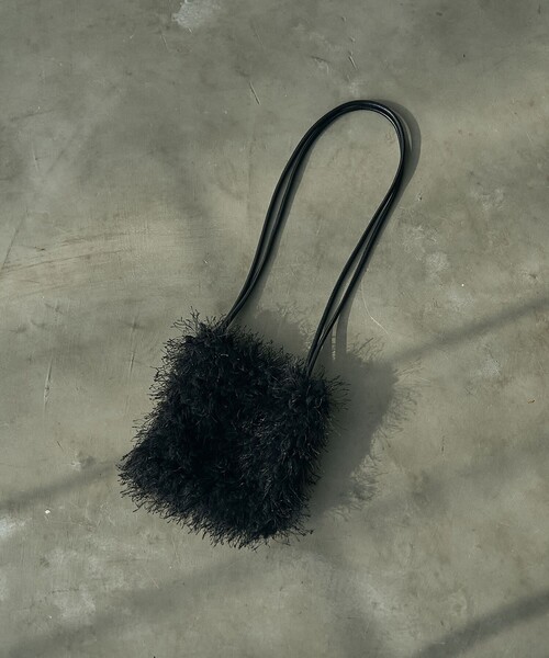 coen（コーエン）の「フェイクファーミニポシェット（ショルダーバッグ・レディース・ライム/ブラック/モカ・FREE）」の6枚目の写真