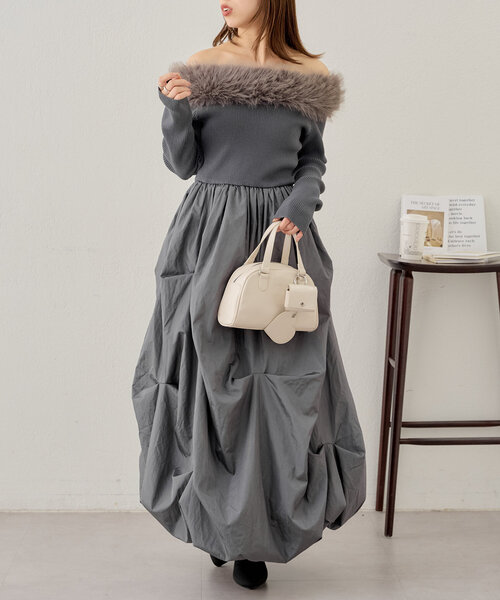 グレー ワンピース ポケットファー付き Chico（チコ）の「【SALON by Chico】ファー付きバルーンスカート