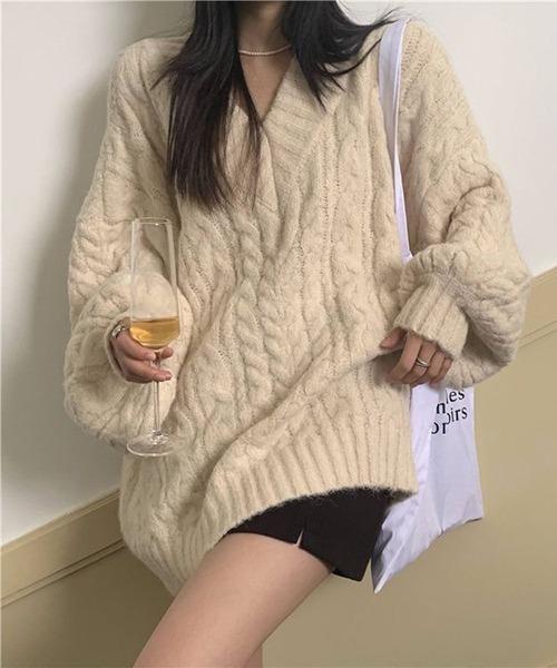gossip!ロサンゼルス(ゴシップロサンゼルス)の「YUGA Vネックツイストセーター(ニット/セーター・レディース・オフホワイト/ライトグリーン/グレー・FREE)」の6枚目の写真