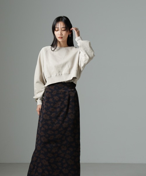 NANO universe（ナノユニバース）の「ショートスウェットプルオーバー（スウェット・レディース・グリーン/ベージュ/チャコール・FREE）」の7枚目の写真