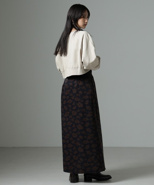 NANO universe（ナノユニバース）の「ショートスウェットプルオーバー（スウェット・レディース・グリーン/ベージュ/チャコール・FREE）」の10枚目の写真