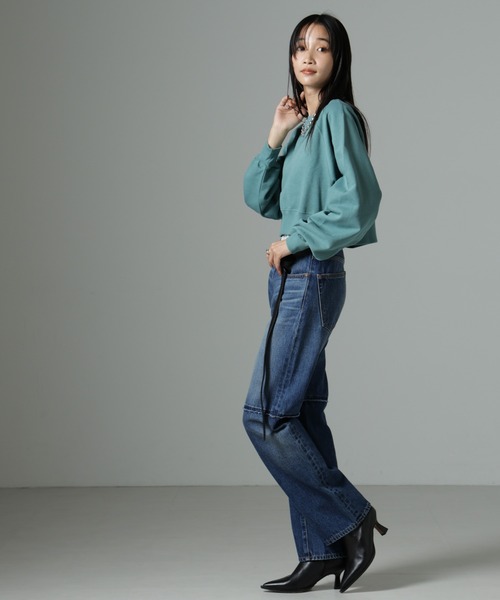 NANO universe（ナノユニバース）の「ショートスウェットプルオーバー（スウェット・レディース・グリーン/ベージュ/チャコール・FREE）」の16枚目の写真