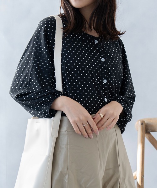 Asterellivi(アステレリビ)の「主役級ドットブラウス(シャツ/ブラウス・レディース・ベージュ/ブラック・M/L)」の22枚目の写真