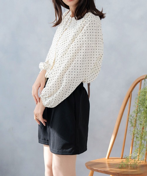 Asterellivi(アステレリビ)の「主役級ドットブラウス(シャツ/ブラウス・レディース・ベージュ/ブラック・M/L)」の15枚目の写真