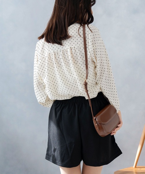 Asterellivi(アステレリビ)の「主役級ドットブラウス(シャツ/ブラウス・レディース・ベージュ/ブラック・M/L)」の12枚目の写真