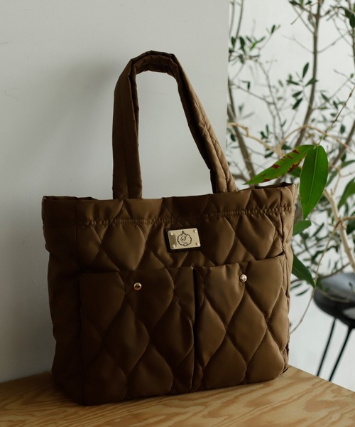 新品未使用タグ付き　Bibiy ODETTE CAPE キルティング　ポンチョ Bibiy. ODETTE CAPE 黒 ドット柄 ポンチョ・ケープコート新品未