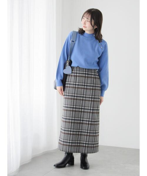 Te chichi TERRASSE(テチチテラス)の「もちもちミラノリブアシンメトリーボタンニット(ニット/セーター・レディース・オフホワイト/オレンジ/ブルー/チャコールグレー・F)」の6枚目の写真