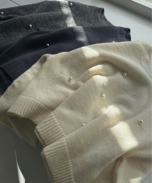 I_am(アイアム)の「round neck pearl accent knit / ラウンドネックパールアクセントニット(ニット/セーター・レディース・グレー/アイボリー/チャコール・FREE)」の19枚目の写真