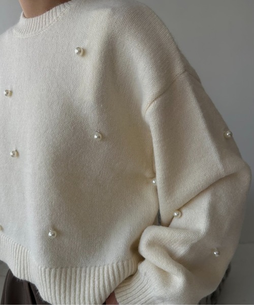 I_am(アイアム)の「round neck pearl accent knit / ラウンドネックパールアクセントニット(ニット/セーター・レディース・グレー/アイボリー/チャコール・FREE)」の10枚目の写真