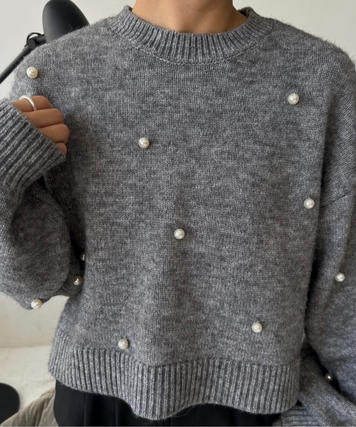 I_am(アイアム)の「round neck pearl accent knit / ラウンドネックパールアクセントニット(ニット/セーター・レディース・グレー/アイボリー/チャコール・FREE)」の14枚目の写真