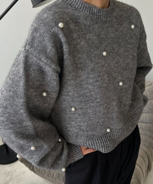 I_am(アイアム)の「round neck pearl accent knit / ラウンドネックパールアクセントニット(ニット/セーター・レディース・グレー/アイボリー/チャコール・FREE)」の15枚目の写真