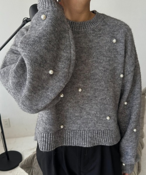 I_am(アイアム)の「round neck pearl accent knit / ラウンドネックパールアクセントニット(ニット/セーター・レディース・グレー/アイボリー/チャコール・FREE)」の17枚目の写真