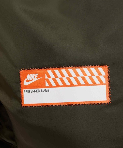NIKE(ナイキ)の「ナイキ スポーツウェア ライトウェイト シンセティック フィル ジュニア ルーズ フーデッド ジャケット / Nike Sportswear Lightweight Synthetic Fill Big Kids' Loose Hooded Jacket FD2845-325 Cargo Khaki(ダウンジャケット/コート・キッズ・カーキオリーブ・130/140/150/160/170)」の8枚目の写真
