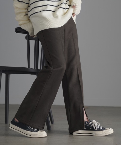 HUG.U(ハグユー)の「スウェードセミフレアパンツ(その他パンツ・レディース・カーキブラウン/チャコールグレー/スミクロ・L/S/M)」の12枚目の写真