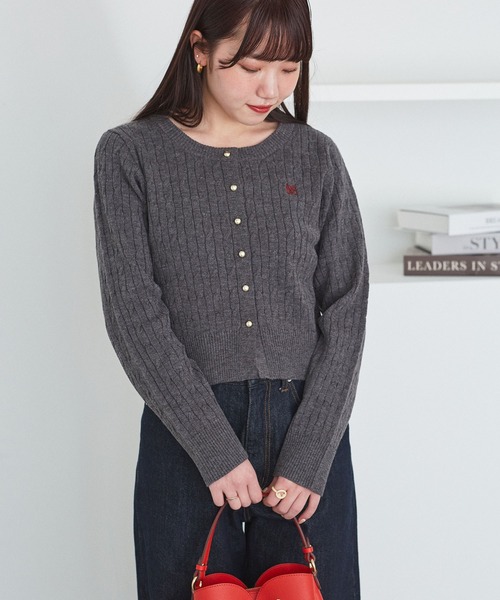 VIS(ビス)の「ワンポイント胸刺繍ケーブルカーディガン(カーディガン/ボレロ・レディース・グレー/レッド/キナリ/サックスブルー・FREE)」の16枚目の写真