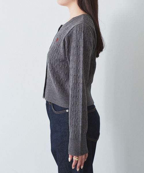VIS(ビス)の「ワンポイント胸刺繍ケーブルカーディガン(カーディガン/ボレロ・レディース・グレー/レッド/キナリ/サックスブルー・FREE)」の20枚目の写真