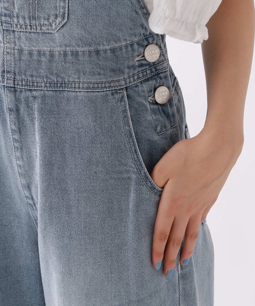 repipi armario(レピピ アルマリオ)の「デニムオーバーオール(サロペット/オーバーオール・キッズ・ブルー/ブラック/アイボリー・LARGE/MEDIUM/SMALL)」の13枚目の写真