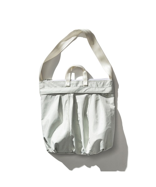 PUEBCO(プエブコ)の「SNOW JACKET CONVERTED TO HELMET BAG(ショルダーバッグ・メンズ・ホワイト系その他・ONE SIZE)」の3枚目の写真