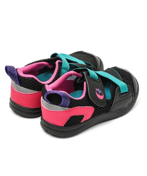 IFME（イフミー）の「KIDS｜IFME＋ キネティックウォーターシューズ（サンダル・キッズ・ブラック/グリーン・15.0cm/15.5cm/16.0cm/16.5cm/17.0cm/17.5cm/18.0cm/18.5cm/19.0cm）」の3枚目の写真