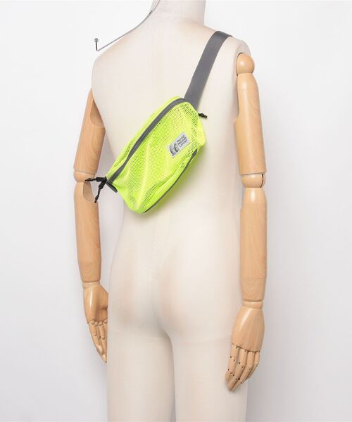 MARMOT（マーモット）の「Marmot/マーモット　マーモットマウンテンワークス メッシュウエストポーチ　MMW Mesh Waist Pouch（ショルダーバッグ・レディース・ブラック/アイボリー/イエロー・FREE）」の12枚目の写真