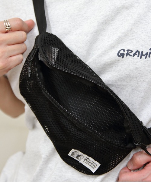 MARMOT（マーモット）の「Marmot/マーモット　マーモットマウンテンワークス メッシュウエストポーチ　MMW Mesh Waist Pouch（ショルダーバッグ・レディース・ブラック/アイボリー/イエロー・FREE）」の8枚目の写真