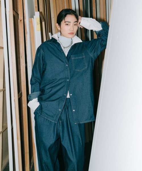 HANNE（アン）の「ダンガリーオーバーサイズシャツ（シャツ/ブラウス・レディース・ネイビー/ブルー・FREE）」の9枚目の写真