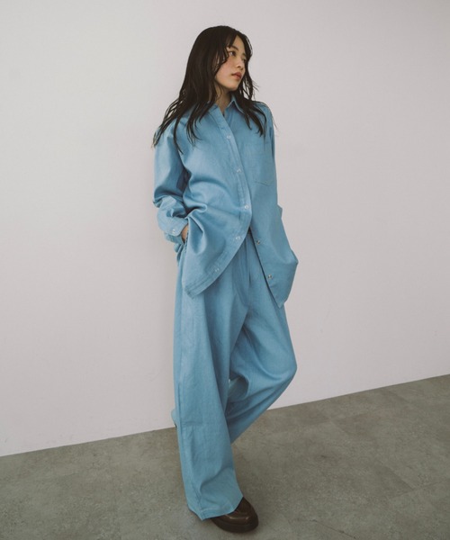 HANNE（アン）の「ダンガリーオーバーサイズシャツ（シャツ/ブラウス・レディース・ネイビー/ブルー・FREE）」の14枚目の写真