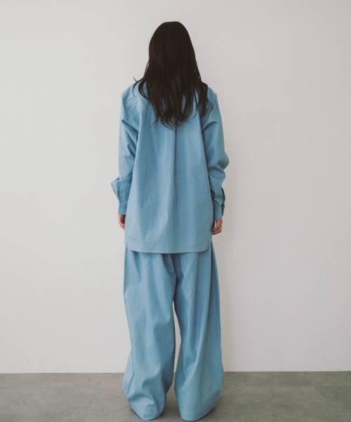 HANNE（アン）の「ダンガリーオーバーサイズシャツ（シャツ/ブラウス・レディース・ネイビー/ブルー・FREE）」の15枚目の写真