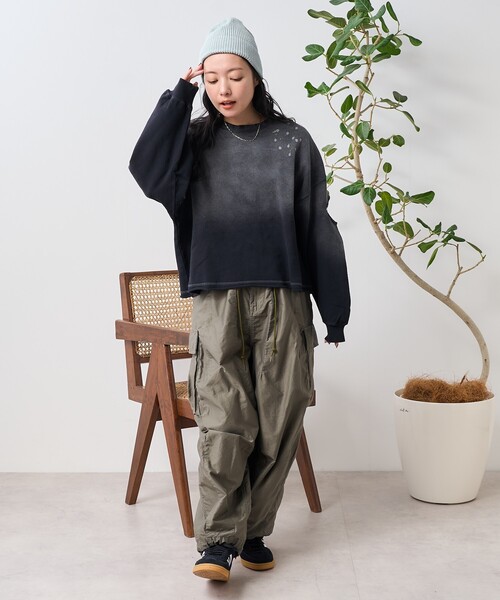 FREAK'S STORE(フリークスストア)の「パウダーブリーチ カットアウトスウェット(スウェット・レディース・ブラック/サックスブルー・フリ-)」の12枚目の写真