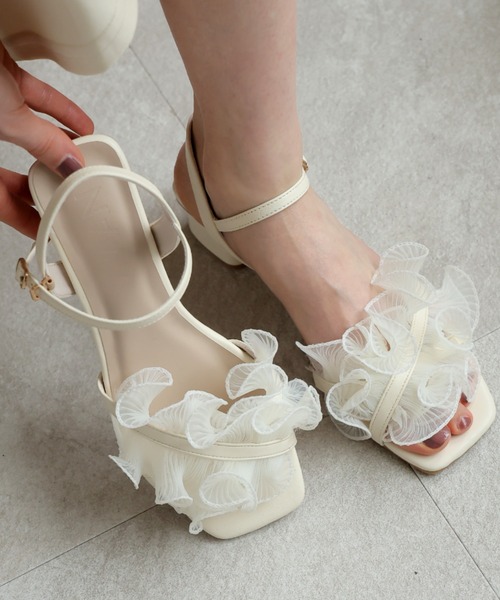 VIVIAN（ヴィヴィアン）の「シアークロスフリルスクエアトゥストラップサンダル（サンダル・レディース・ブラック/アイボリー/グレー・S/M/L/LL）」の5枚目の写真