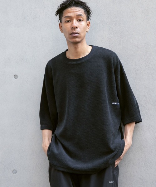 NUMERALS（ヌメラルズ）の「【NUMERALS】ワッフルハーフスリーブTEE（Tシャツ/カットソー・メンズ・ブラウン/オフホワイト/ブラック/カーキ・LARGE/MEDIUM）」の3枚目の写真