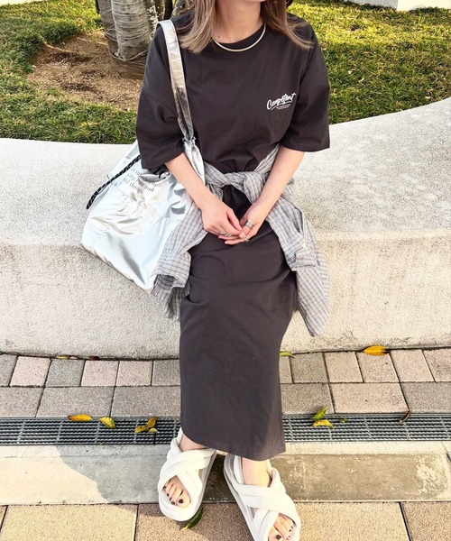 GeeRA(ジーラ)の「綿100%アソートロゴグラフィックプリントオーバーサイズTシャツワンピース(ワンピース・レディース・オートミール/チャコール/ナチュラル/チャコールグレー・LARGE/X-LARGE/MEDIUM)」の20枚目の写真