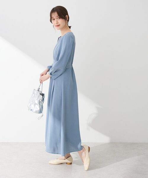 ELENCARE DUE（エレンカーレデュエ）の「・ELENCARE DUEボリュームスリーブワンピース（ワンピース・レディース・ブルー/チャコールグレー/ピンク/ライトベージュ・FREE）」の17枚目の写真