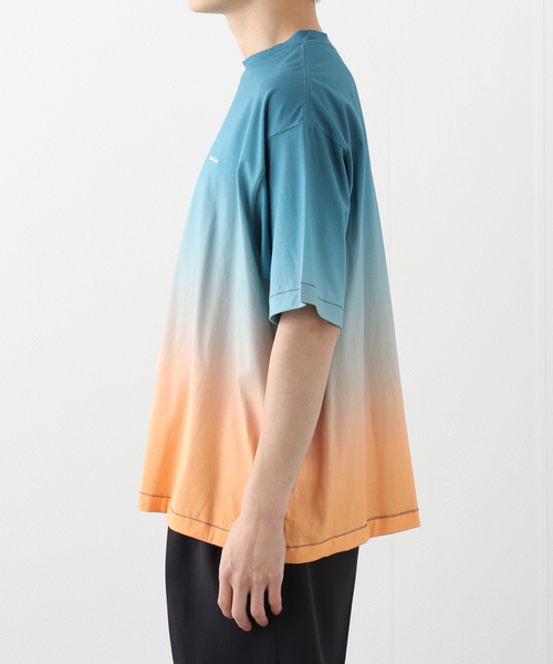 WISM(ウィズム)の「【INTODUSK / イントゥダスク】 DUSK GRADATION SS TEE DSPI017(Tシャツ/カットソー・メンズ・ライトブルー/ダークブルー・LARGE/MEDIUM/X-LARGE)」の7枚目の写真