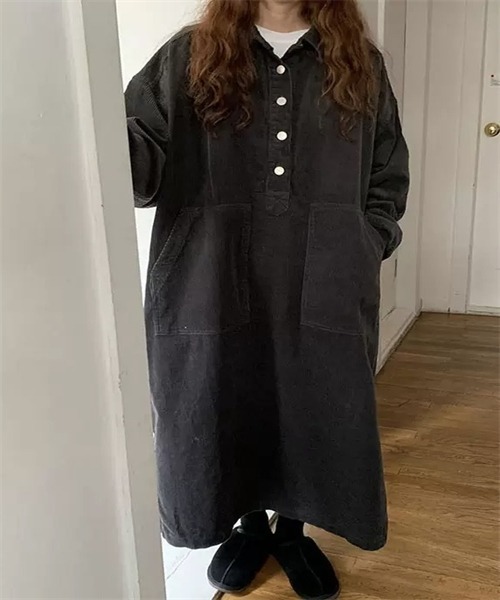 FREE STYLISTS（フリー スタイリスト）の「サイドスリット　ロングシャツワンピース（シャツワンピース・レディース・ダークネイビー/ブラック/ブルー・FREE）」の2枚目の写真