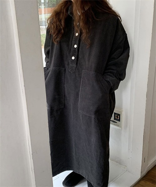 FREE STYLISTS（フリー スタイリスト）の「サイドスリット　ロングシャツワンピース（シャツワンピース・レディース・ダークネイビー/ブラック/ブルー・FREE）」の9枚目の写真