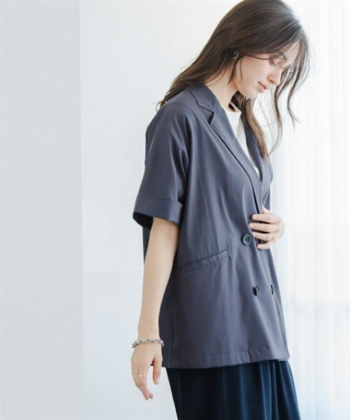 Maison INNESS(メゾンアイネス)の「ハーフスリーブオーバーサイズダブルブレストジャケット(防しわ・接触冷感・UVカット)(テーラードジャケット・レディース・チャコール/ベージュ/ライトグレー・S~M/L~LL/3L~4L)」の12枚目の写真